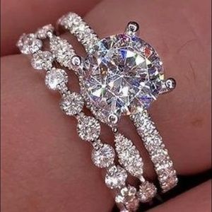 White Zircon 925 Sterling Silver Plated Beautiful Ring 2Piece Wedding Set Size 6